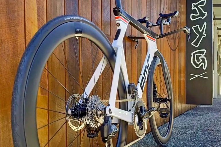 Used Dt Swiss fdsfsd 2024 bike — image 2 of 3