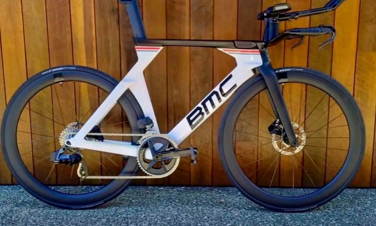 Used Dt Swiss fdsfsd 2024 bike — image 1 of 3