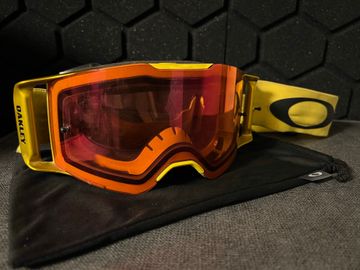Tweedehands Oakley Front Line MX 2025 bike — afbeelding 3 van 5