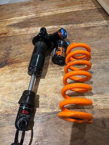 Fox, DHX2 Factory Coil Shock