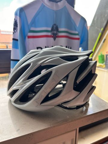 Brugt MET Stradivarius HES Helmet bike — billede 3 af 6