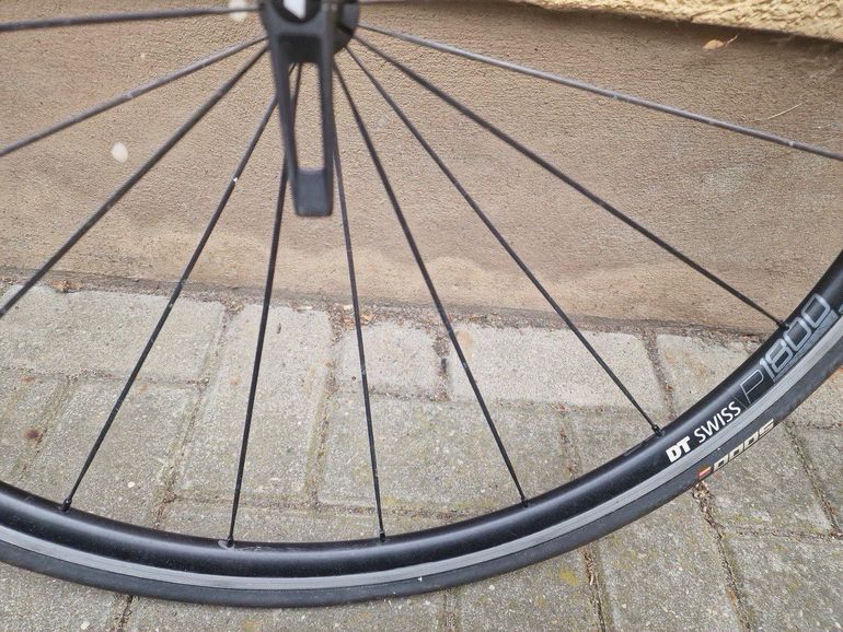 Used Dt Swiss P 1800 SPLINE Wheelset bike — image 7 of 8
