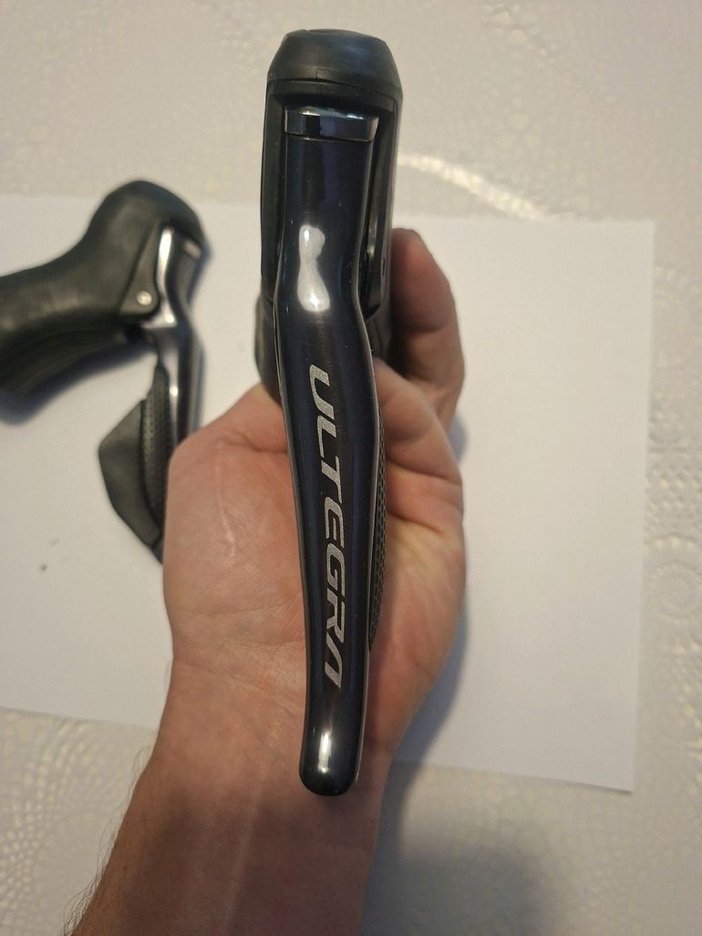 Used Shimano Ultegra Hydraulic Disc Brake ST-R8025 BR-R8070 2x11 2021 bike — image 4 of 8