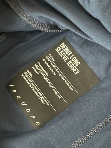 Tweedehands Isadore Debut LS jersey 2025 bike — afbeelding 2 van 8