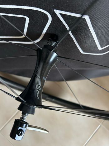 Used Specialized CLX 32 700c Wheel bike — image 4 of 10