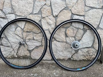 GIPIEMME Cerchi bici da corsa freni rim completi di copertoni Continental Ultra Sport e corpetto Campagnolo 8v 13-28 Wheels d'occasion