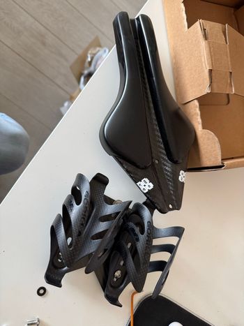 Wove, V8 Saddle