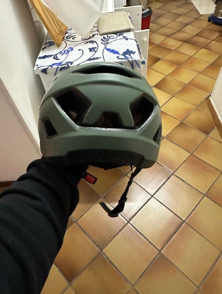 Used Bell Nomad 2 bike — image 5 of 8