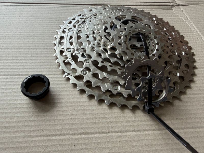 Shimano Deore CS-M6100 Kassette 12-fach 10-51 Zähne Drivetrain & Pedals d'occasion