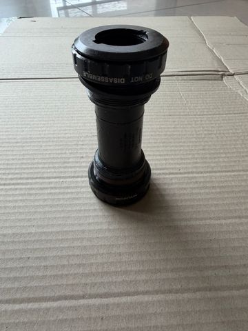 Tweedehands Shimano BB-MT501 MTB/ City Hollowtech II BSA Innenlager 68/73mm Drivetrain & Pedals