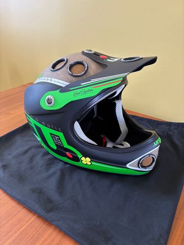 Used urge Storm Helmet bike — image 1 of 6