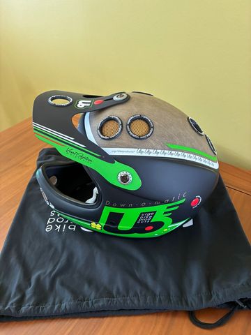 Used urge Storm Helmet bike — image 2 of 6