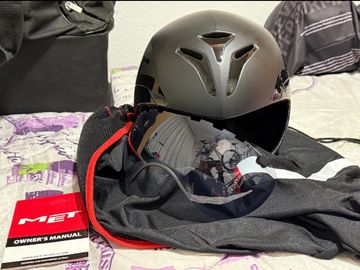 Brugt MET Drone 2022 Cycling Accessories