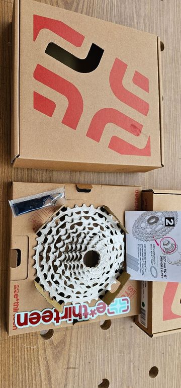 Used E thirteen HELIX RACE 12v bike — image 4 of 5