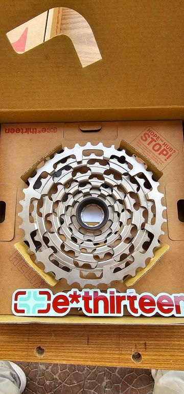 Used E thirteen HELIX RACE 12v bike — image 3 of 5