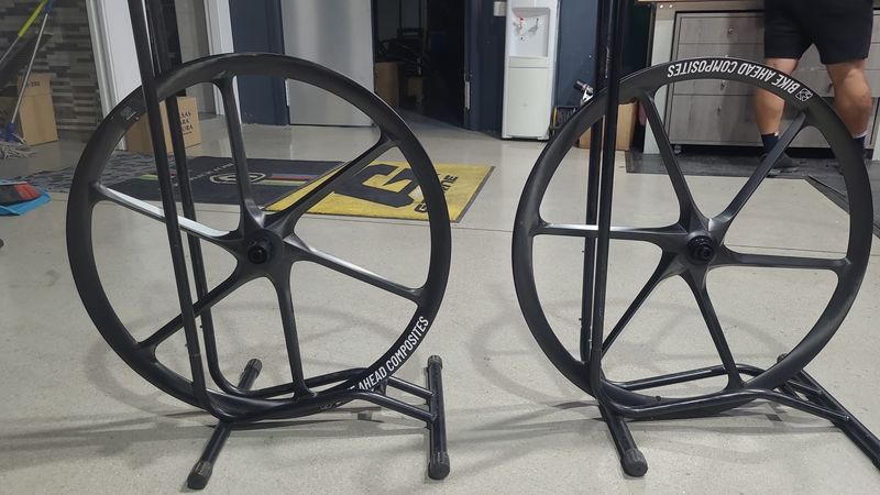 Używany Bikeahead Conposite BITURBO ROAD Carbon Wheelset 2024 Wheels