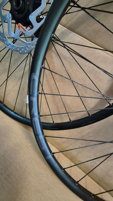 Used Stans Notubes Crest S2 Wheelset 2025 bike — image 5 of 5