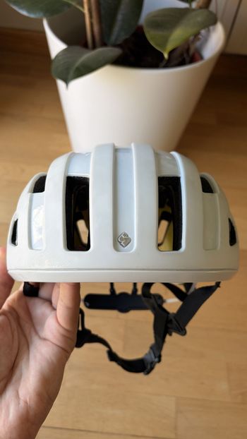 Used Sweet Protection Outrider 2022 bike — image 8 of 11