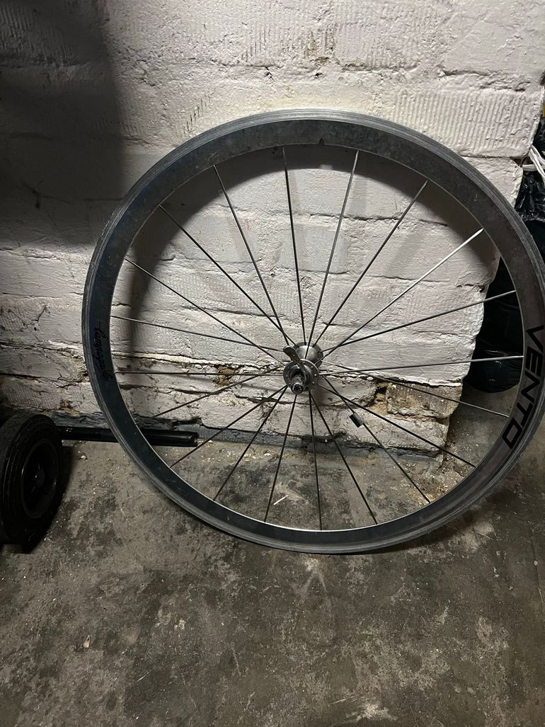 Used Campagnolo Vento Laufradsatz 28 Zoll 1995 bike — image 7 of 11