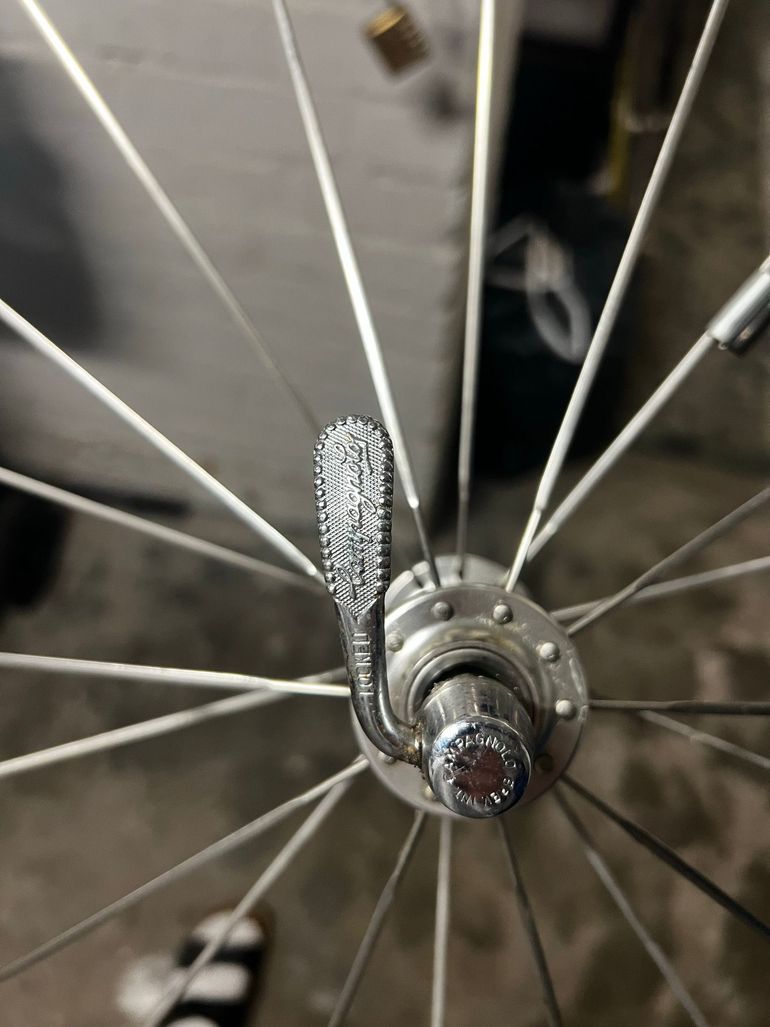 Used Campagnolo Vento Laufradsatz 28 Zoll 1995 bike — image 9 of 11