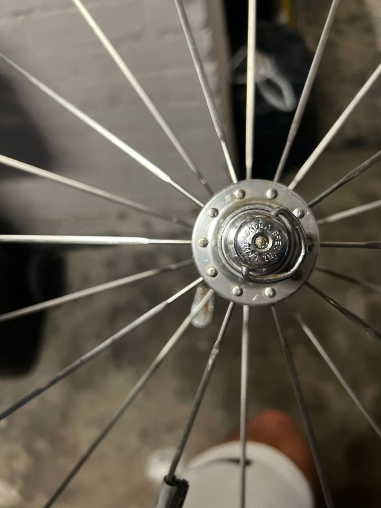 Used Campagnolo Vento Laufradsatz 28 Zoll 1995 bike — image 10 of 11