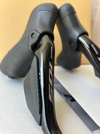Used Shimano 105 Di2 7170 STI Set L&R 2024 bike — image 2 of 5