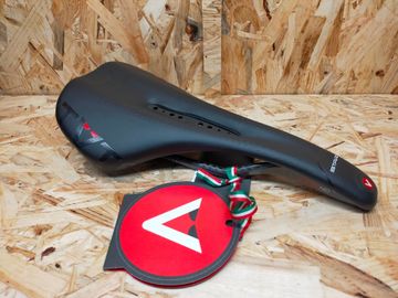 Astute Starlite carbon 2020 Saddles & Seatposts de segunda mano
