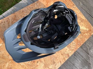 Tweedehands Bell 4forty Air MIPS bike — afbeelding 5 van 5
