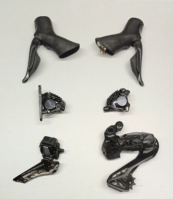 Shimano, Ultegra Di2 R8100 12-speed Groupset
