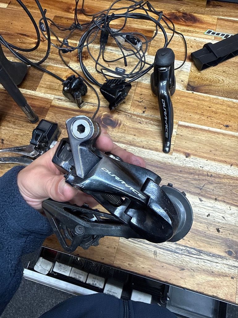 Used Shimano Dura-Ace 9170 Hydraulic Disc Brake 2017 bike — image 4 of 6