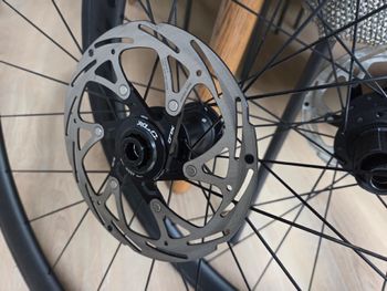Used Bontrager Aeolus Elite 35 TLR Disc bike — image 4 of 5
