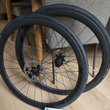 Used Bontrager Aeolus Elite 35 TLR Disc bike