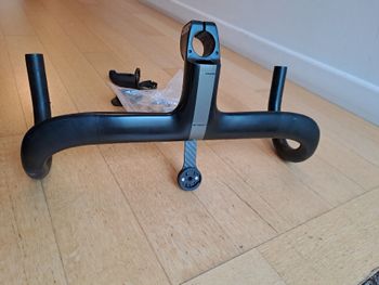 URSUS, Magnus H.02 Integrated Carbon Handlebar