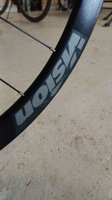 Used Vision Team 35 Wheelset bike — image 2 of 8