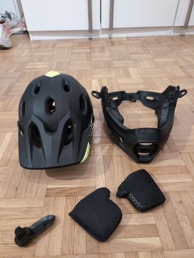 Used Bell Super DH Mips Matte/Gloss Black S (52 - 56 cm) 2020 bike — image 4 of 5