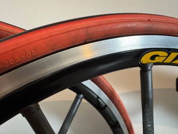 Used Giant Composite 700c Wheelset 2003 bike — image 6 of 7