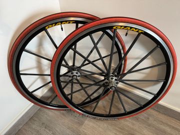 Used Giant Composite 700c Wheelset 2003 bike — image 7 of 7