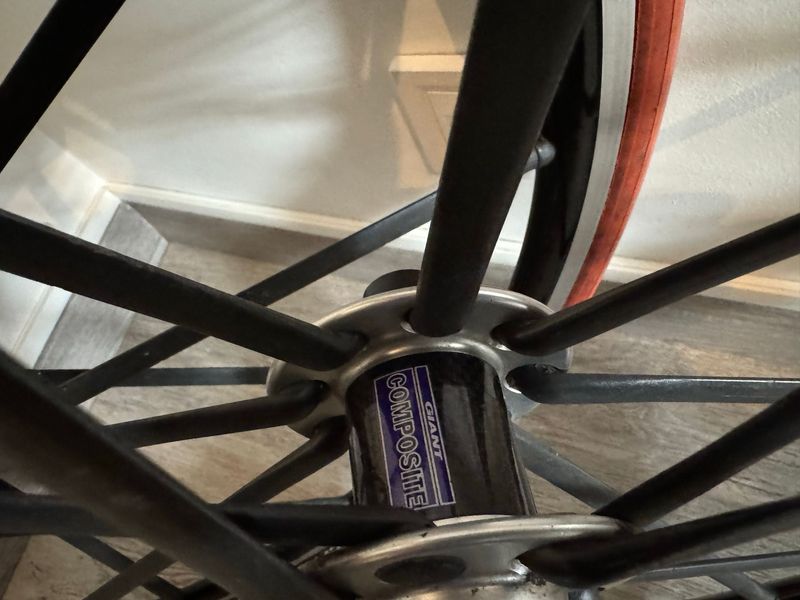 Used Giant Composite 700c Wheelset 2003 bike — image 5 of 7