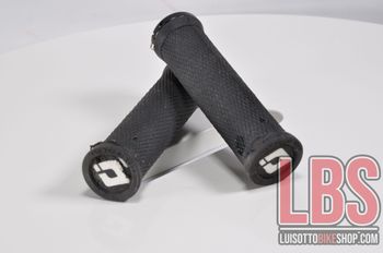 Used obi Coppia manopole con collarino. bike