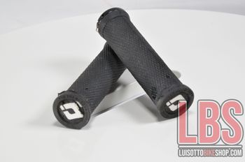 Used obi Coppia manopole con collarino. bike — image 11 of 12