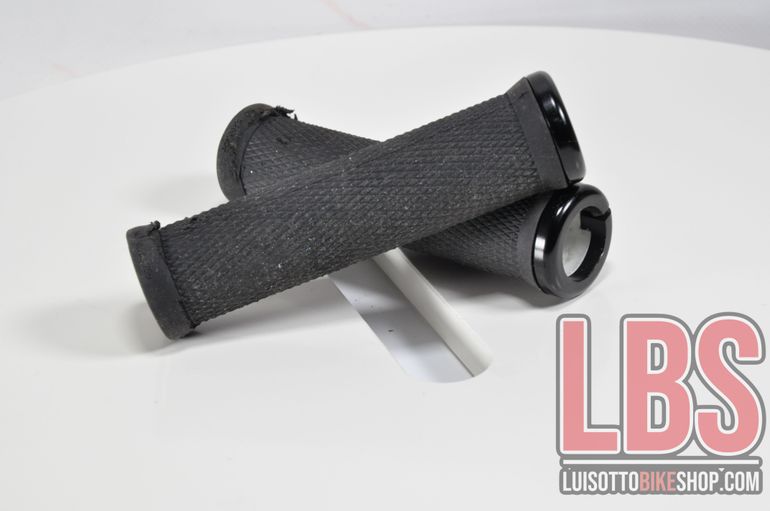 Used obi Coppia manopole con collarino. bike — image 8 of 12