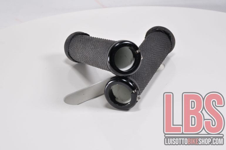 Used obi Coppia manopole con collarino. bike — image 6 of 12