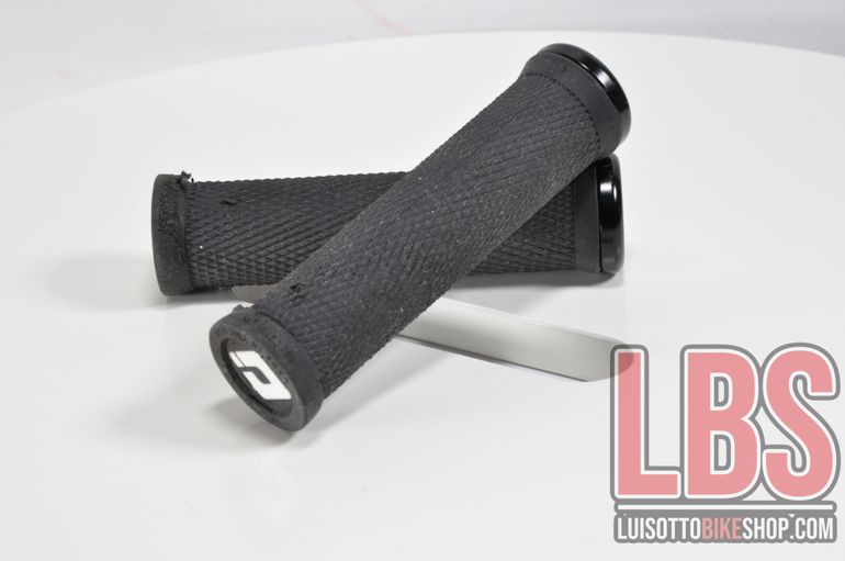 Used obi Coppia manopole con collarino. bike — image 9 of 12