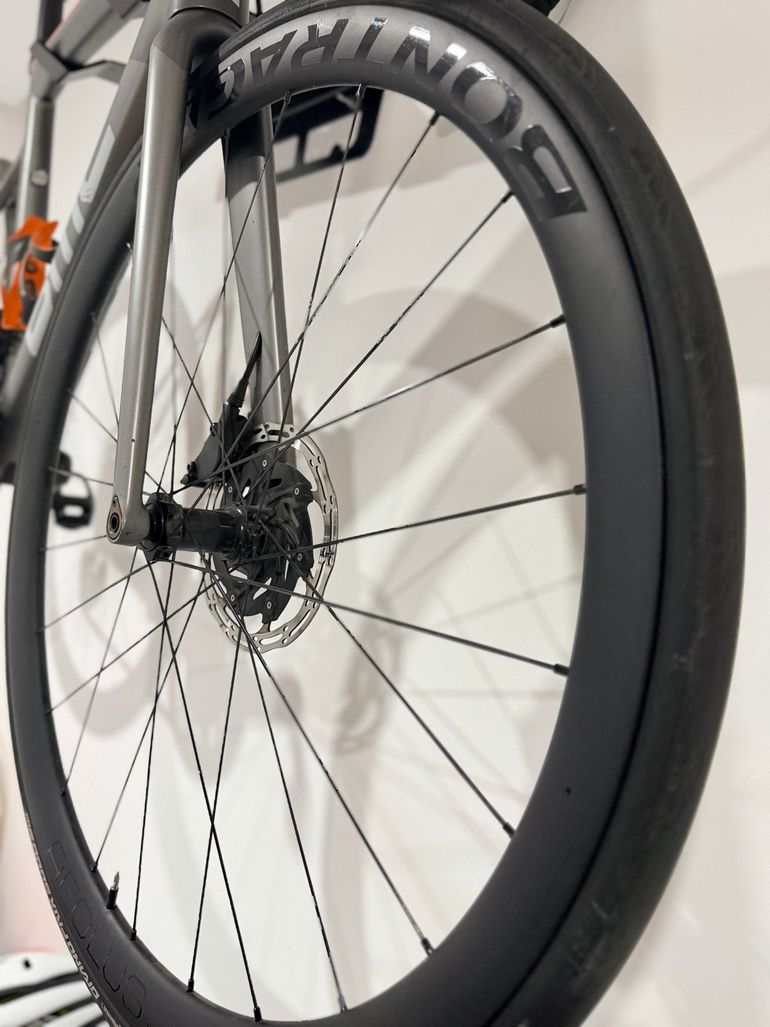 Tweedehands Bontrager Aeolus Pro 37 TLR Disc Road Wheel 2022 bike — afbeelding 3 van 15