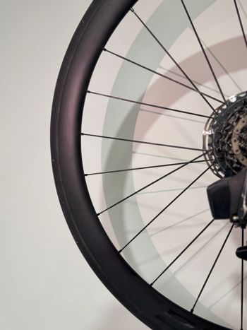 Tweedehands Bontrager Aeolus Pro 37 TLR Disc Road Wheel 2022 bike — afbeelding 8 van 15