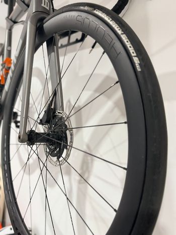 Tweedehands Bontrager Aeolus Pro 37 TLR Disc Road Wheel 2022 bike — afbeelding 5 van 15