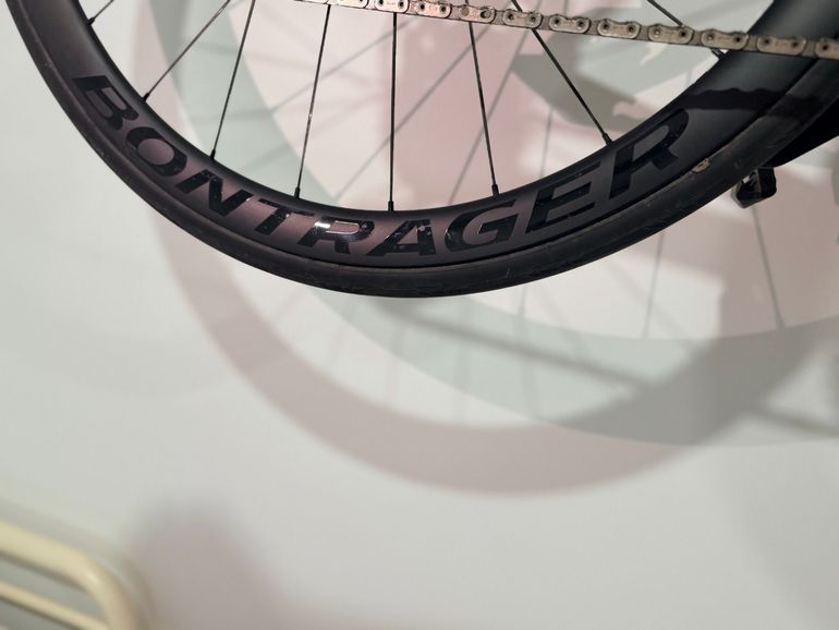 Tweedehands Bontrager Aeolus Pro 37 TLR Disc Road Wheel 2022 bike — afbeelding 7 van 15