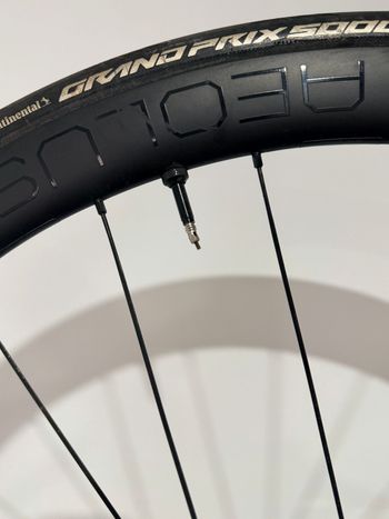 Tweedehands Bontrager Aeolus Pro 37 TLR Disc Road Wheel 2022 bike — afbeelding 6 van 15