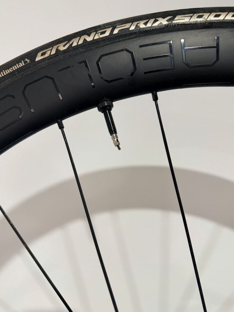 Tweedehands Bontrager Aeolus Pro 37 TLR Disc Road Wheel 2022 bike — afbeelding 6 van 15
