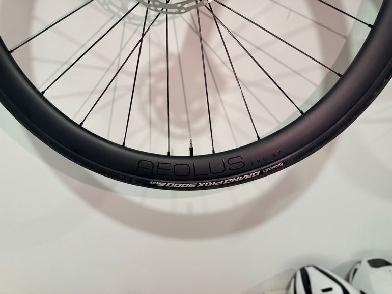 Tweedehands Bontrager Aeolus Pro 37 TLR Disc Road Wheel 2022 bike — afbeelding 12 van 15